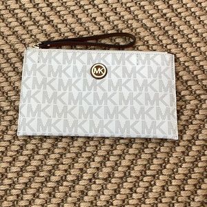 Michael Kors wristlet